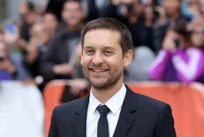 Tobey Maguire passa pelo tapete vermelho do Festival de Toronto, para apresentar 'Pawn sacrifice', no qual interpreta o polêmico campeão mundial de xadre Bobby Fischer