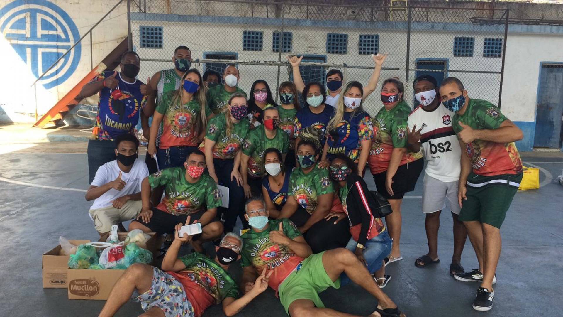 Quadrilha Tucanada, do Juramento, se re&uacute;ne para distribuir cestas b&aacute;sicas