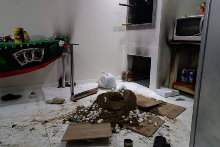 Menina chegou a ser levada para hospital, mas não resistiu