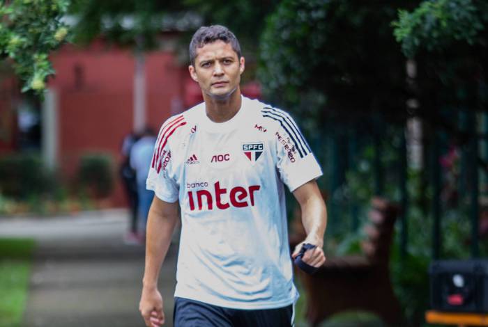 2020-02-04 - AGÊNCIA  DE NOTICIA - PARCEIRO - Jogador Anderson Martins durante treino da equipe do São Paulo, realizado no CT da Barra Funda, zona oeste da capital paulista, nesta Quarta-Feira (4).