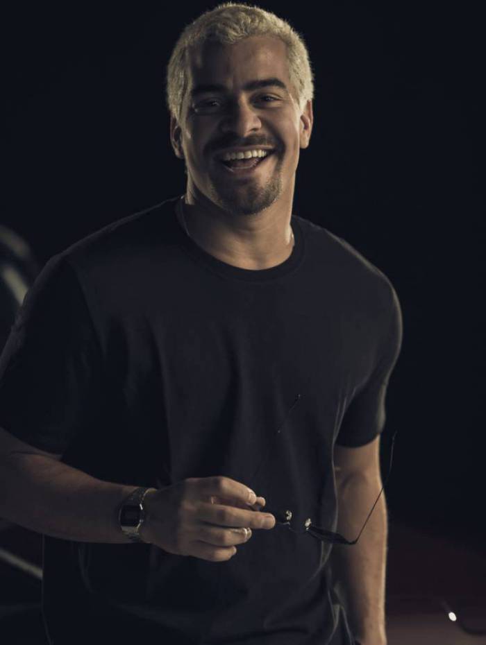 Thiago Martins, o Ryan da novela das 21h: destaque em roda de samba 