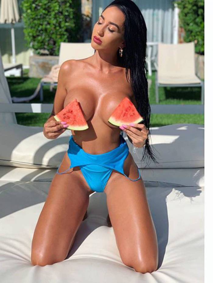 Ex-esposa de jogador do Real Madrid, a musa Aurah Ruiz atualmente é youtuber