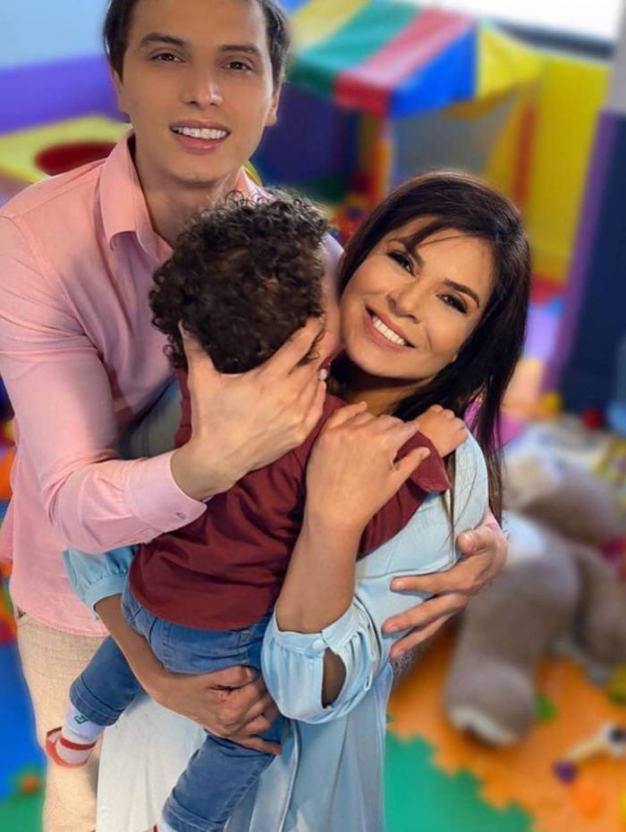 Mara Maravilha e o marido, Gabriel Torres, adotaram Benjamin, de 2, no fim de mar&ccedil;o