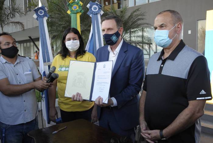 Decreto mudando o nome da ciclovia foi assinado pelo prefeito Marcelo Crivella neste domingo 