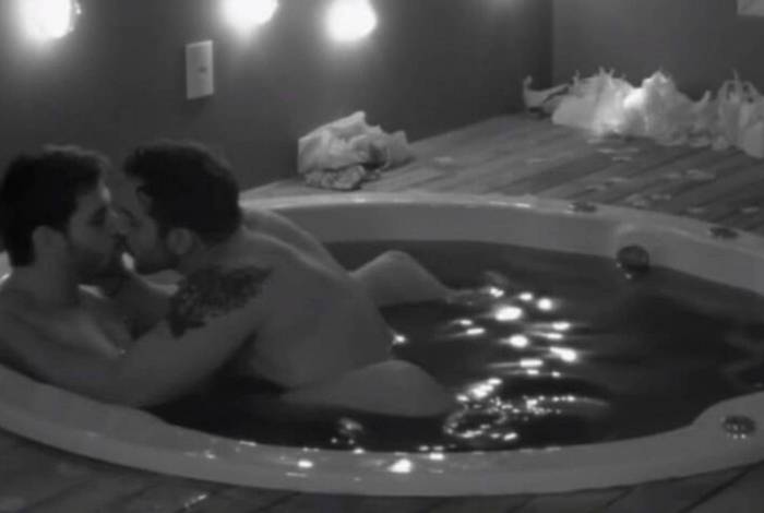 MTV corta cena de sexo entre dois homens no 'De Férias com o Ex'