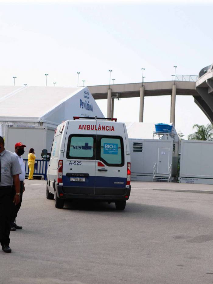 Manifesta&ccedil;&atilde;o dos profissionais de sa&uacute;de do hospital de campanha do Maracan&atilde; 