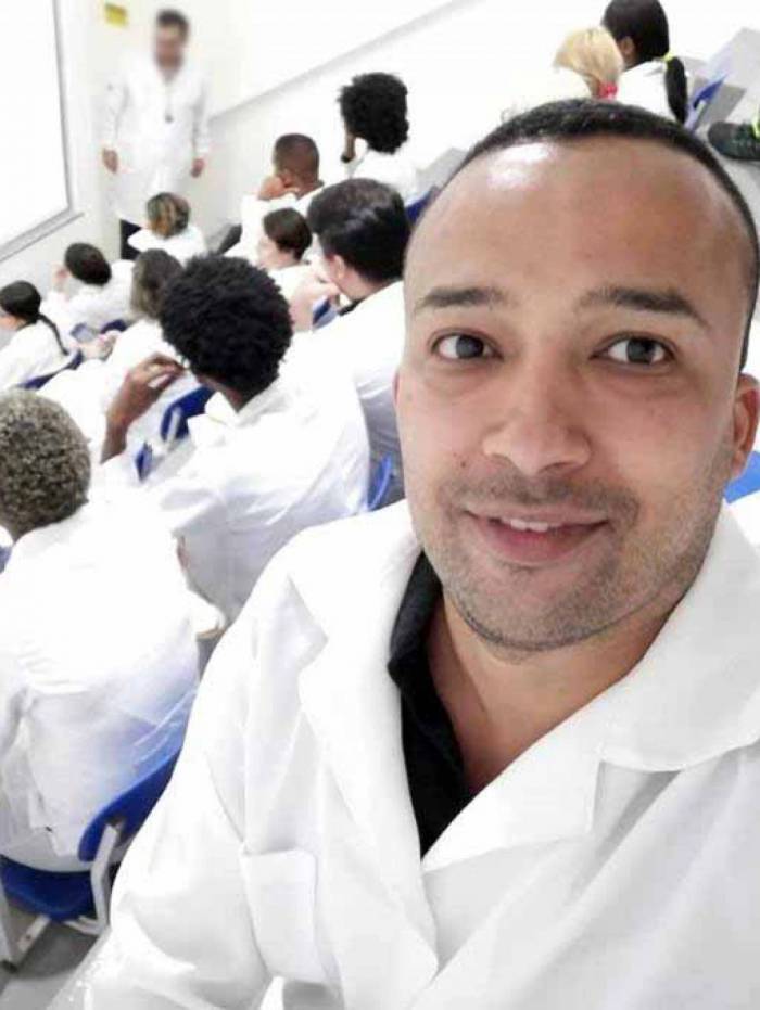 Roberto da Silva Souza é estudante de Biomedicina