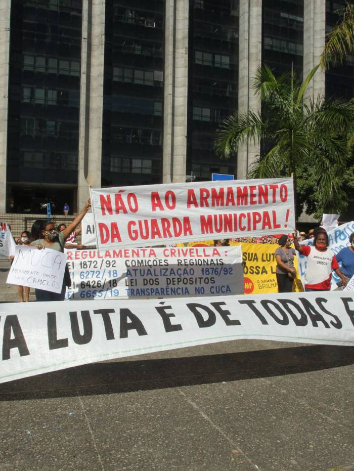 Rio - 24/07/2020 - Covid19- Coronavirus - Ambulantes promovem ato na frente da prefeitura reivindicando melhores condi&ccedil;&otilde;es de trabalho.              Foto, Estefan Radovicz / Ag&ecirc;ncia O Dia 
      Byline