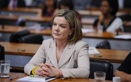 Gleisi vê placar do arcabouço expressivo e diz que Executivo fez articulações necessárias