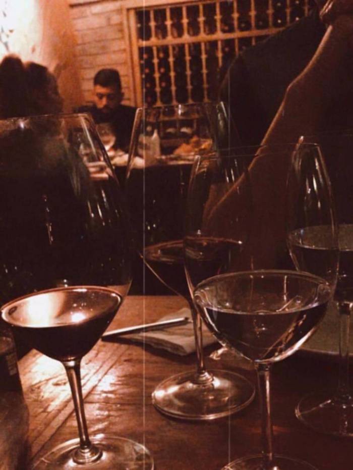 Gabigol janta com Rafaella Santos na Barra