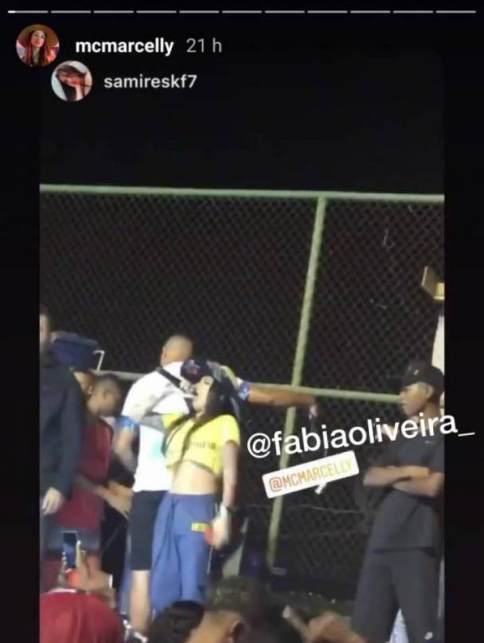 Mc Marcelly canta em baile funk de comunidade do Rio em plena pandemia 