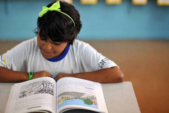Crianças estão sem aula em todo o Brasil, em razão da pandemia de coronavírus