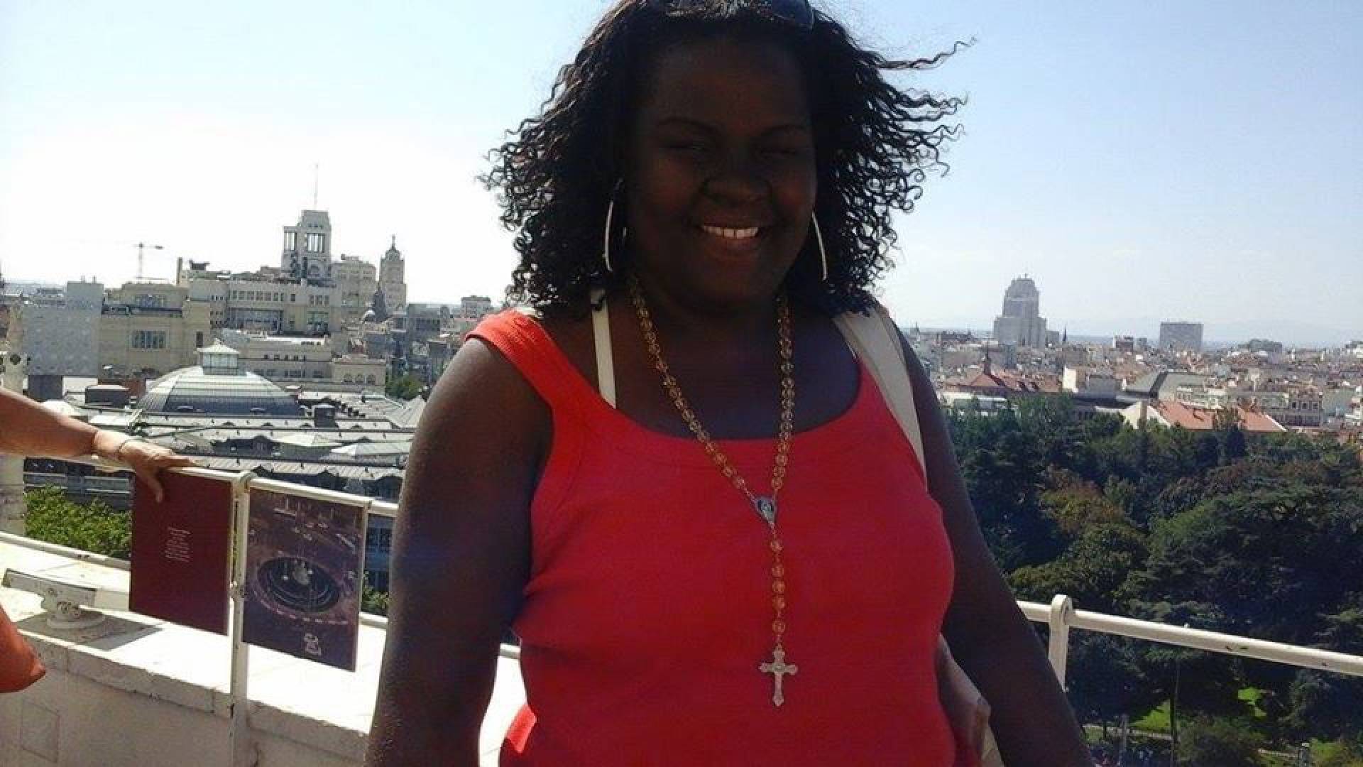 Camila de Souza Neves viajou para a Espanha