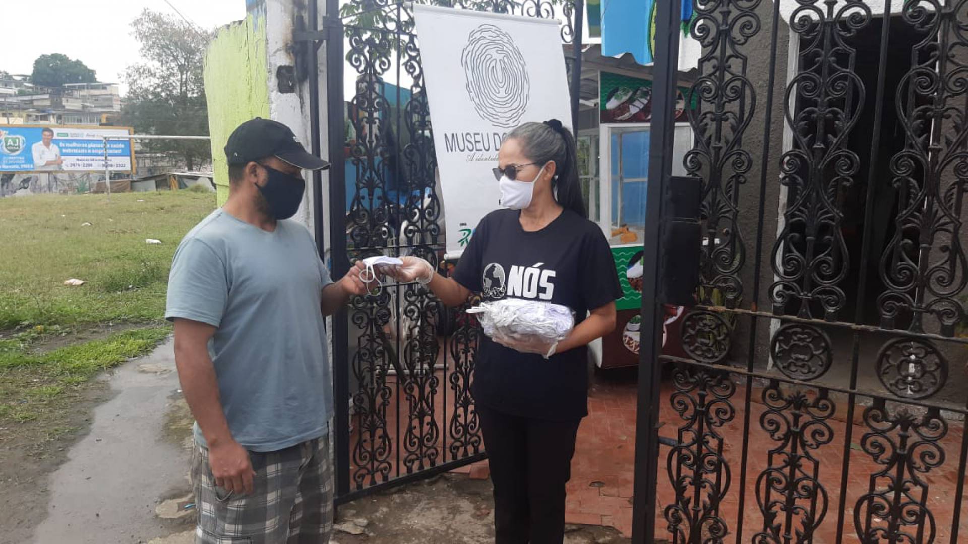 Máscaras doadas são de pano e podem ser lavadas e reutilizadas