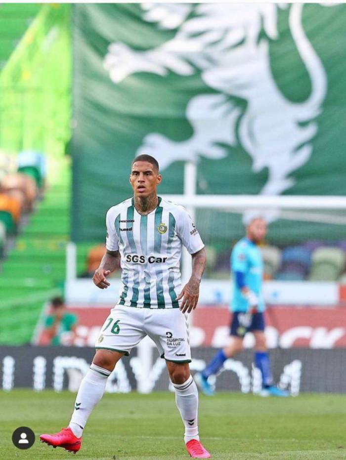 Carlinhos está próximo de assinar contrato com o Vasco 
