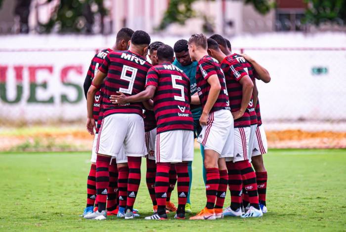 Flamengo divide em grupos os treinamentos da base