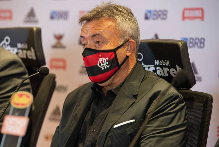 Torrent em sua primeira entrevista coletiva no Mais Querido