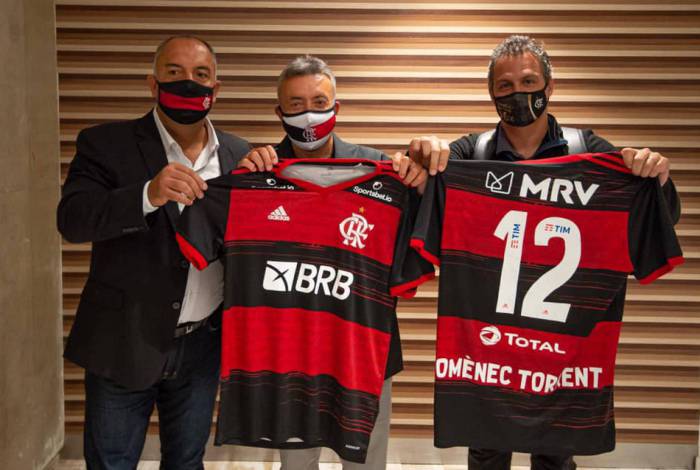 Domènec Torrent desembarcou no Rio de Janeiro na manhã desta segunda-feira