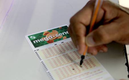 Mega-Sena acumula novamente e prêmio principal vai para R$ 60 milhões