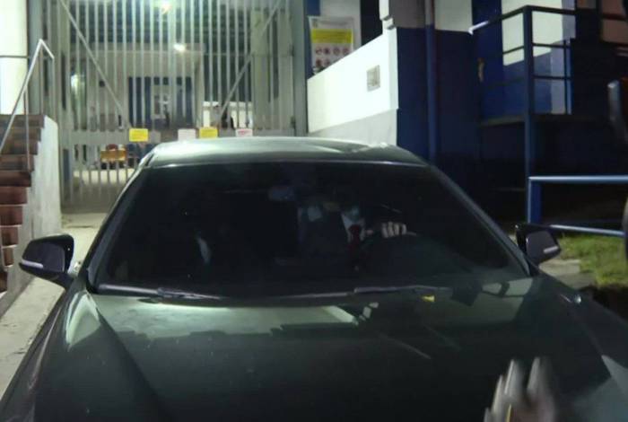 Edmar Santos deixa presídio 