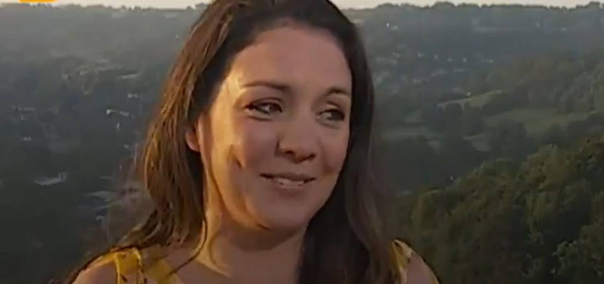  Jornalista &eacute; cercada por vacas e sai correndo em link ao vivo