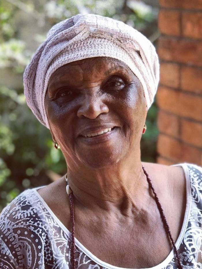 Chica Xavier morre aos 88 anos no Rio