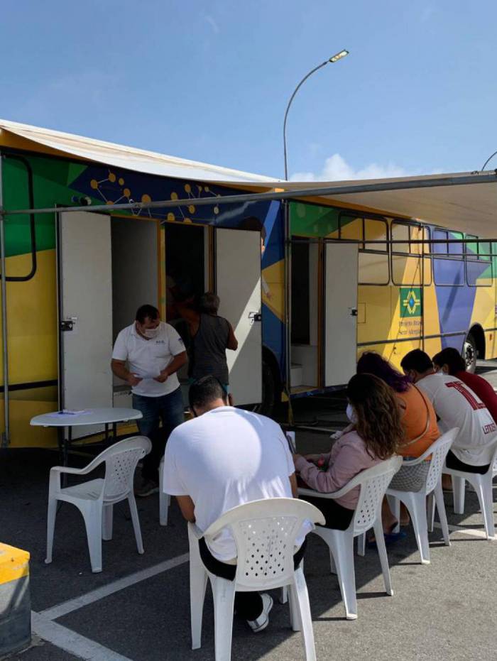 Ação social leva tratamento de alergias à Baixada em ônibus itinerante