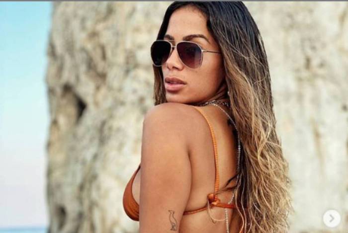 Anitta faz sess&atilde;o de fotos na It&aacute;lia