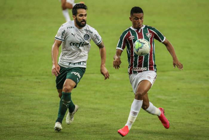 Rio de Janeiro - 12/08/2020 - Maracanã..Fluminense enfrenta o Palmeiras esta noite no Maracanã pela 2ª rodada do campeonato brasileiro 2020..FOTOS: LUCAS MERÇON / FLUMINENSE F.C.....IMPORTANTE: Imagem destinada a uso institucional e divulgação, seu .uso comercial está vetado incondicionalmente por seu autor e o .Fluminense Football Club.É obrigatório mencionar o nome do autor ou .usar a imagem....IMPORTANT: Image intended for institutional use and distribution. .Commercial use is prohibited unconditionally by its author and .Fluminense Football Club. It is mandatory to mention the name of the .author or use the image....IMPORTANTE: Imágen para uso solamente institucional y distribuición. El .uso comercial es prohibido por su autor y por el Fluminense Football .Club. És mandatório mencionar el nombre del autor ao usar el imágen.