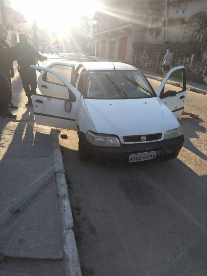 Criminosos estavam em um Fiat Palio no momento da abordagem