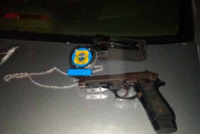 Pertences pessoais do agente 