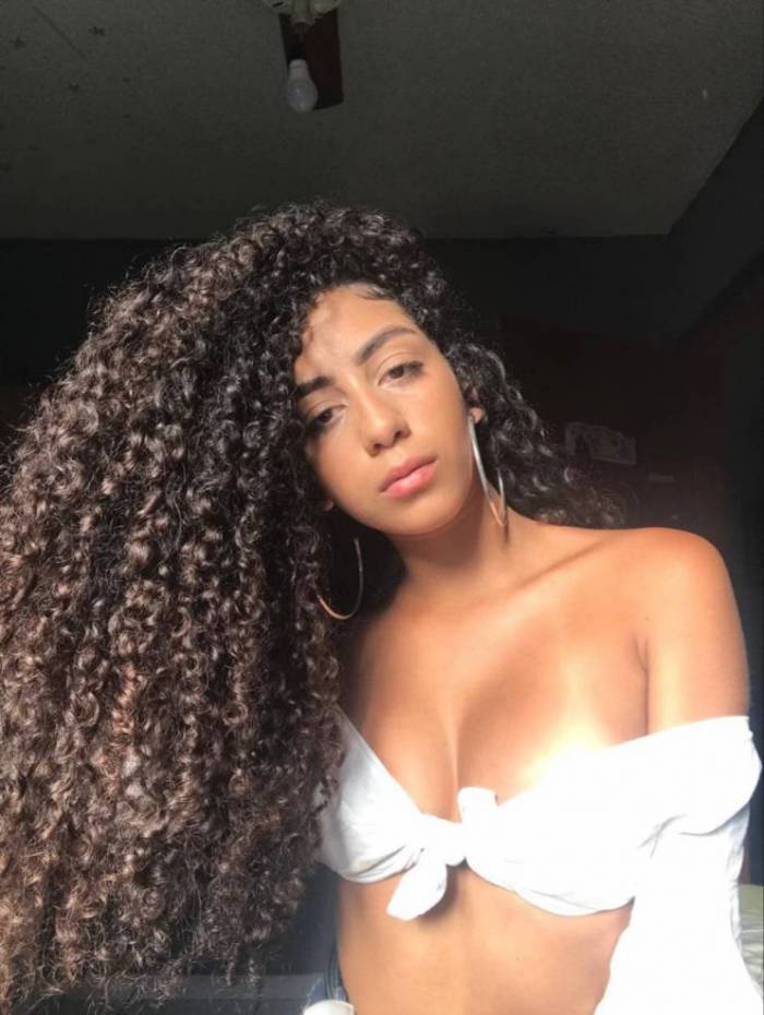 Alanna Silva, 18 anos. Moradora do Cantagalo, em Ipanema, a jovem flamenguista sonha se formar em Odontologia. Seu Instagram é @Lannaportiilla