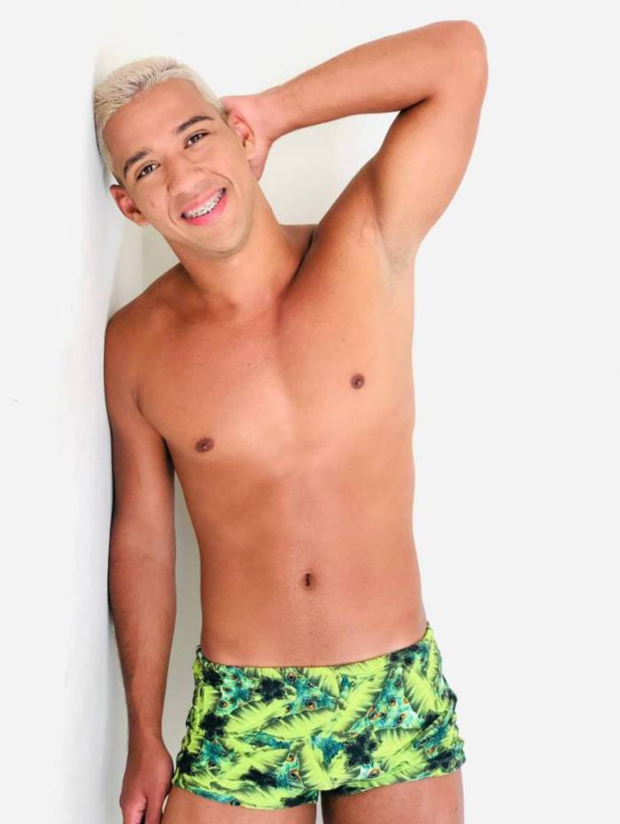 Jeferson Gomes, 24 anos. Morador do Morro do Sampaio, Zona Norte do Rio, o flamenguista é modelo. Seu Instagram é @jeffersongomeso