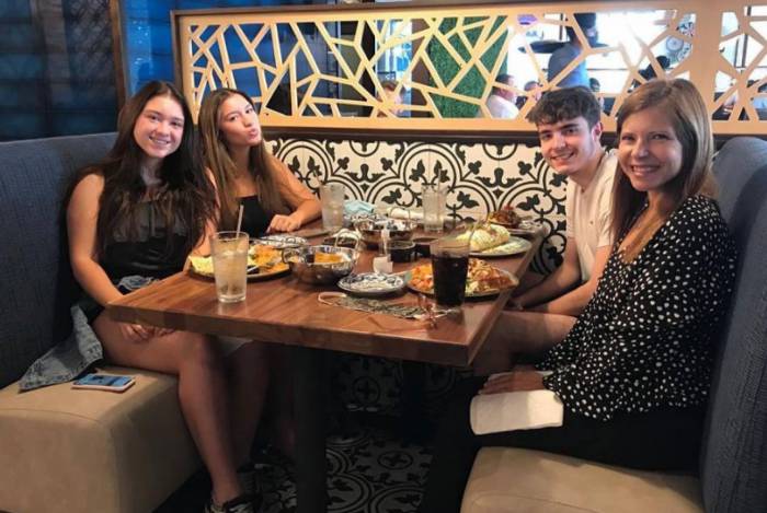 Rose Miriam di Matteo, João Augusto e as gêmeas Marina e Sofia