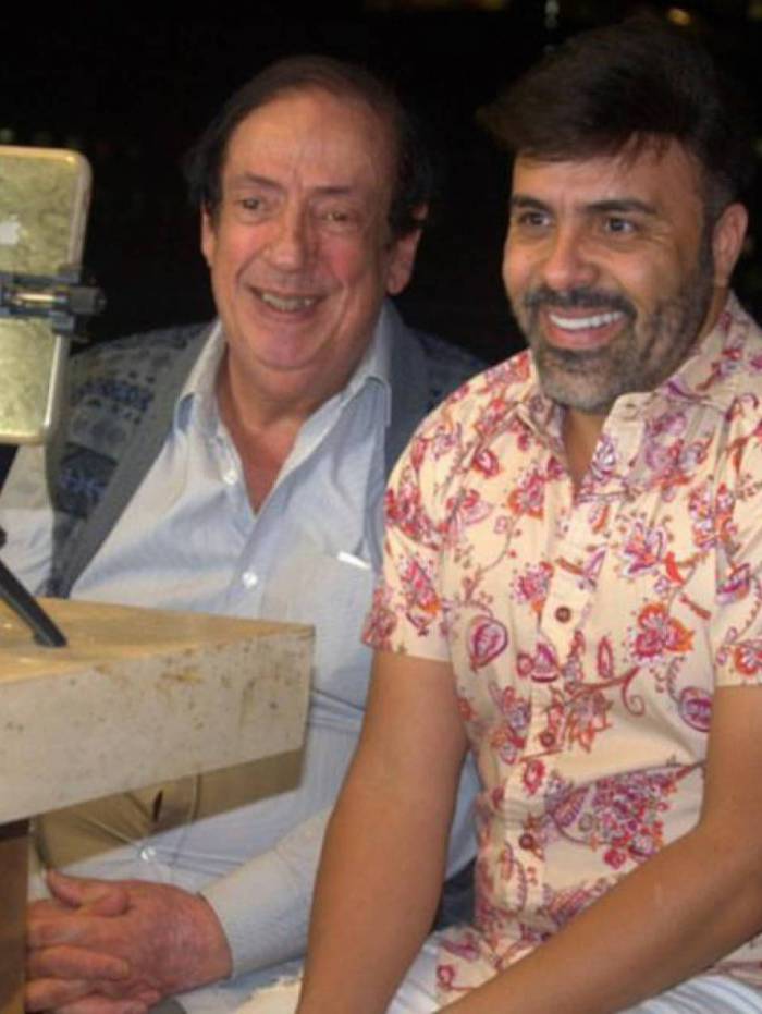 Marcos Oliveira em entrevista ao produtor Rodrigo Oliver