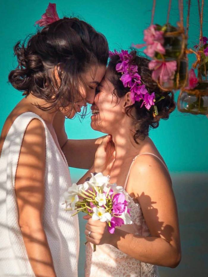 Nadia Bochi e Silvia Heinz se casam em cerimônia íntima