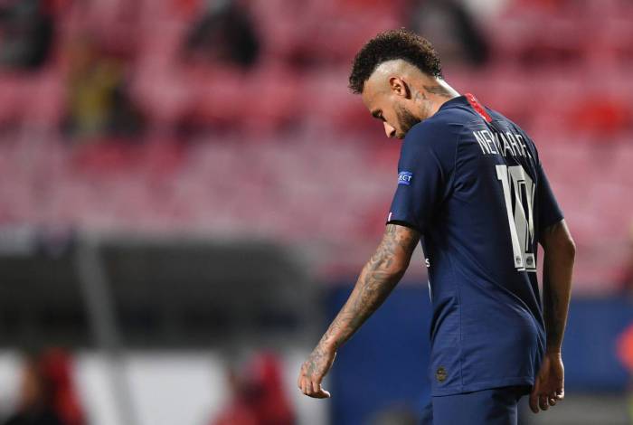 Paris Saint-Germain's Brazilian forward Neymar reacts during the UEFA Champions League final football match between Paris Saint-Germain and Bayern Munich at the Luz stadium in Lisbon on August 23, 2020. (Photo by David Ramos / POOL / AFP)