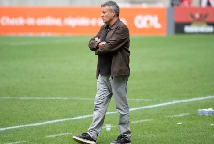 Domènec Torrent já conduziu o Flamengo em cinco jogos neste Brasileirão