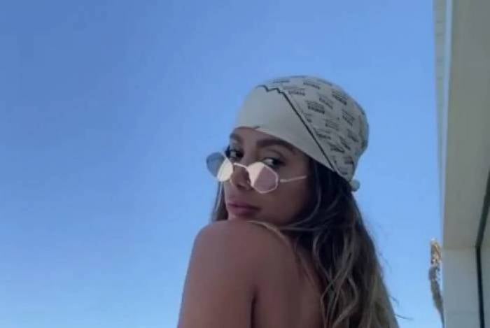 Anitta faz dancinha de sua nova m&uacute;sica
