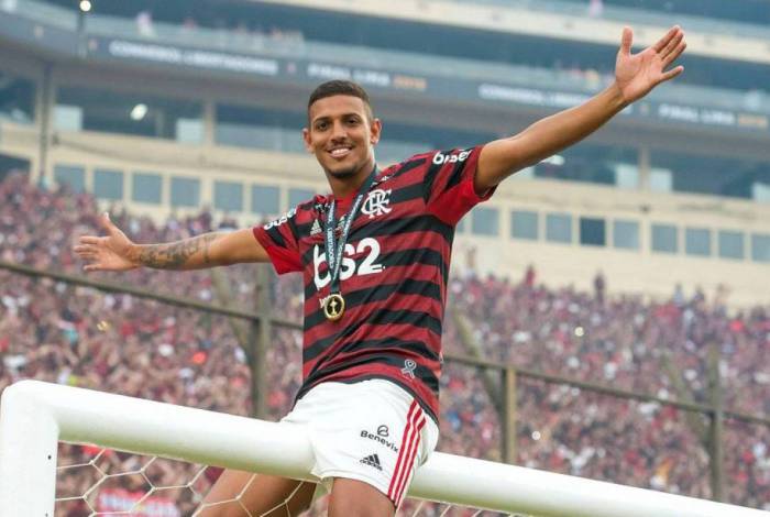 Vinícius Souza, cria do Flamengo, é apresentado em clube belga do Grupo
