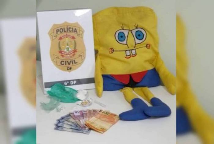 Homem escondia drogas em mochila do Bob Esponja