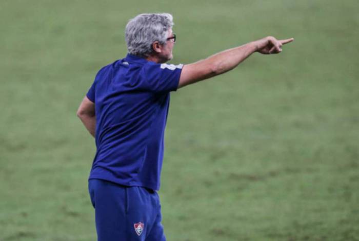 Odair Hellmann durante a vitória contra o Figueirense