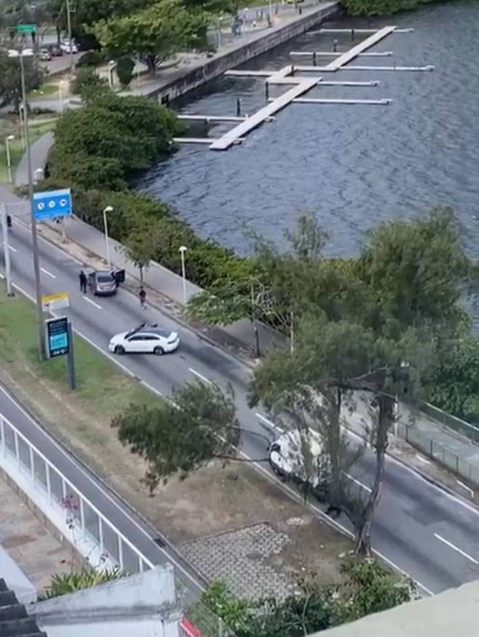 Persegui&ccedil;&atilde;o policial assustou moradores e motoristas no local