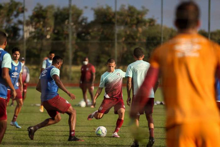 Calegari disputou quatro partidas com os profissionais
