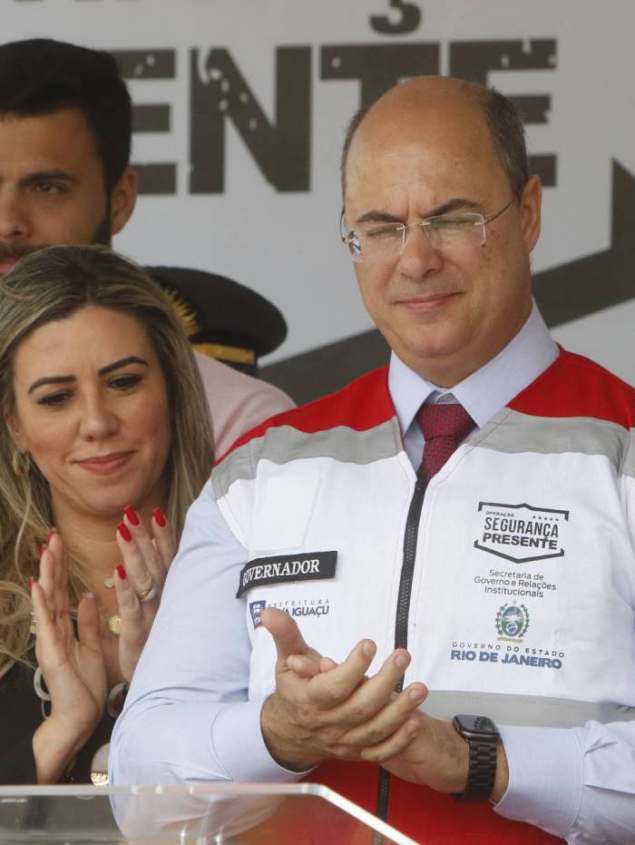 Rio de Janeiro - RJ  - 30/10/2019 - Lançamento Projeto Seguança Presente na manha de hoje, em Austin, Nova Iguaçu, Baixada Fluminense - na foto, governador Wilson Witzel e a primeira dama, Helena Witzel - foto: Reginaldo Pimenta / Agencia O Dia