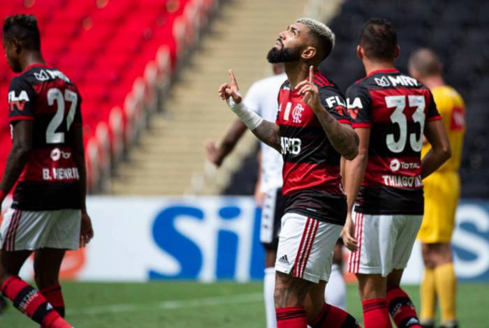 Gabigol marcou o gol de empate do Flamengo, de pênalti, contra o Botafogo