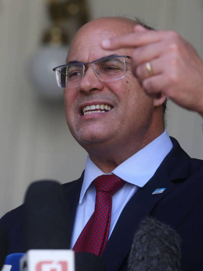 Afastado desde agosto, Witzel se defendeu pelas redes sociais