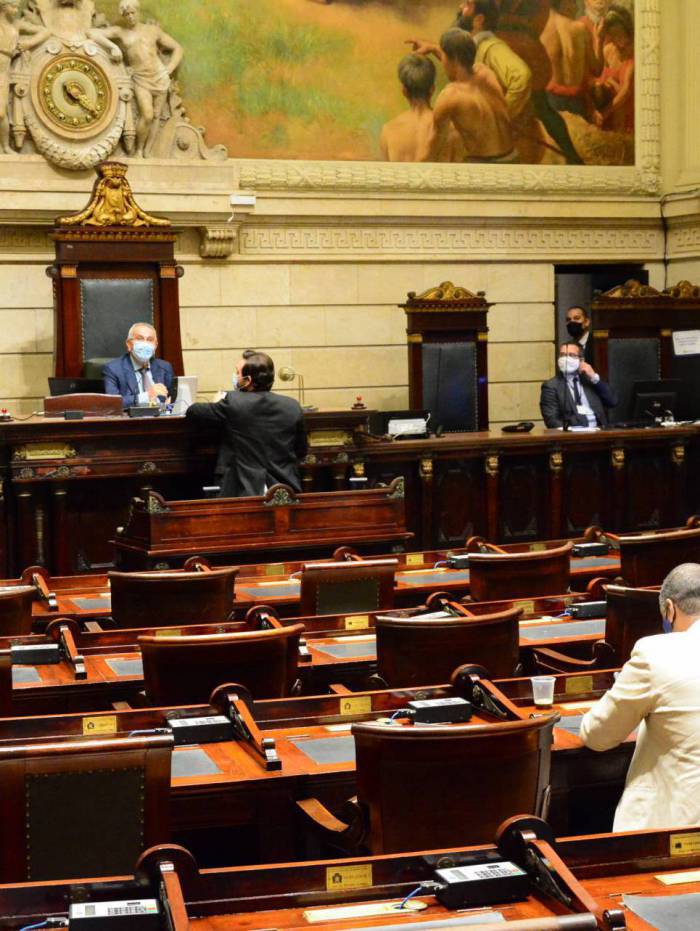 Texto deve ser analisado em conjunto pelas comiss&otilde;es