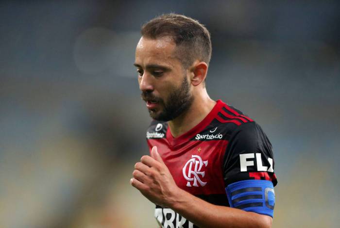 Everton Ribeiro com a camisa do Flamengo (Foto: Daniel Castelo Branco /  Agencia O Dia)