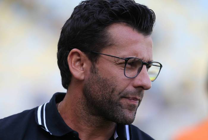 09/02/2020 - FLUMINENSE X BOTAFOGO se enfrentam, neste domingo, no Maracana pela 6 rodada do Campeonato Carioca. Na foto o tecnico ALberto Valentim do time do Botafogo. Foto: Daniel Castelo Branco / Agencia O Dia